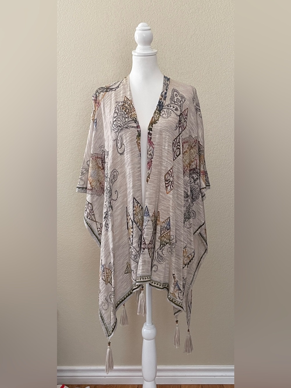 Chico's Open Front Shrug Poncho Knit Tassels Beige Paisley Ruana Boho Sz L/XL